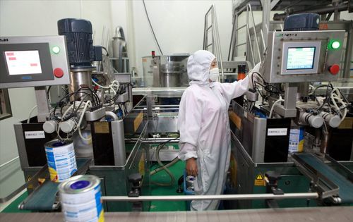 为何同一罐奶粉超市卖180，网上只卖90？奶粉厂离职员工揭开套路